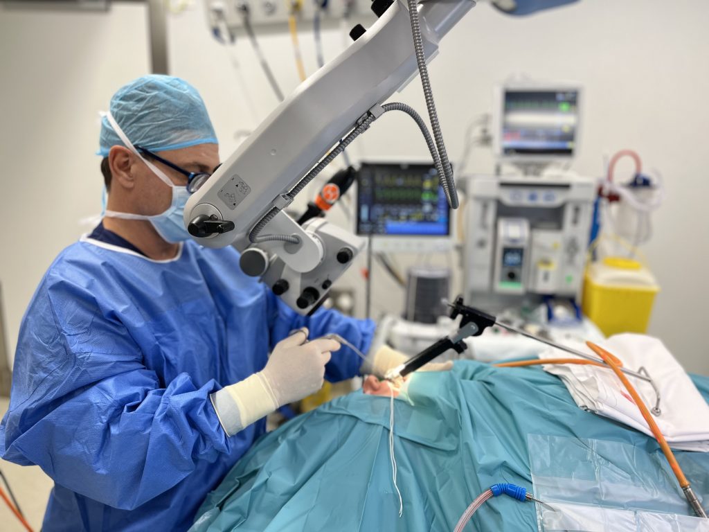 DoctorDamborenea en quirófano